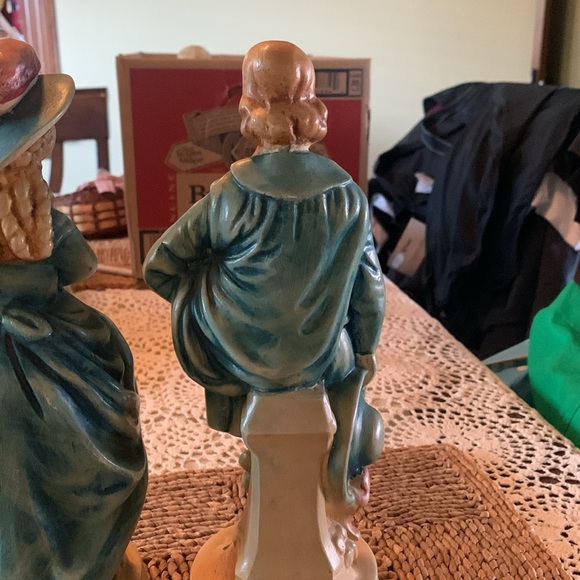 VTG 1940 new art wares Victorian couple 10 inches chalk ware - Picture 5 of 7